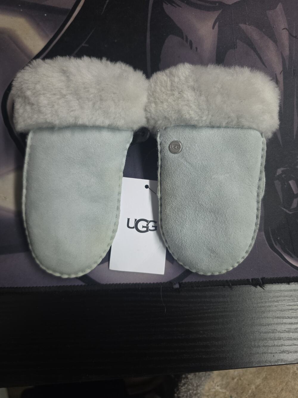 UGG AUSTRALIA KIDS Blueish SHEARLING AND SUEDE MITTENS, NWT 2-4 Y